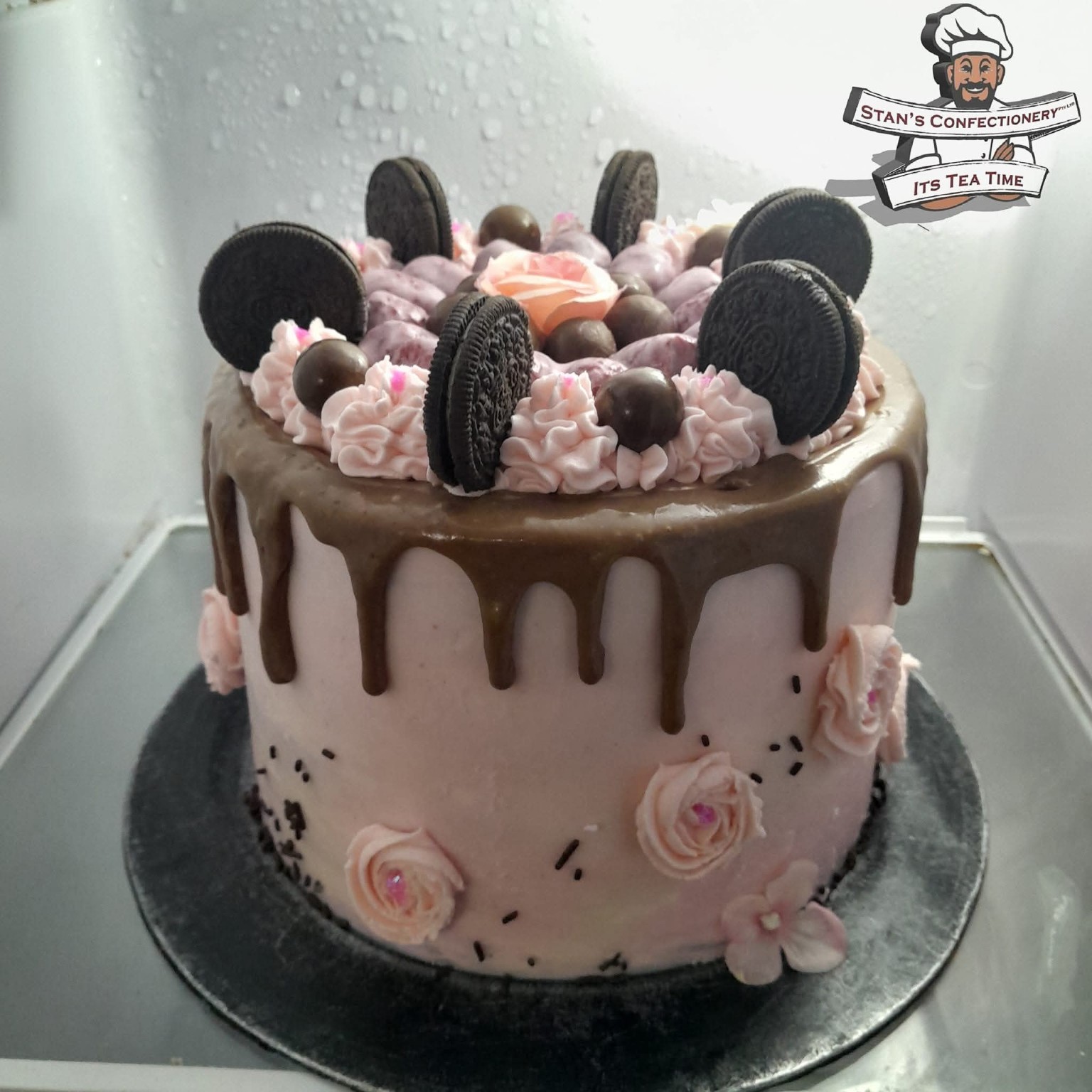 Chocolate drip cake